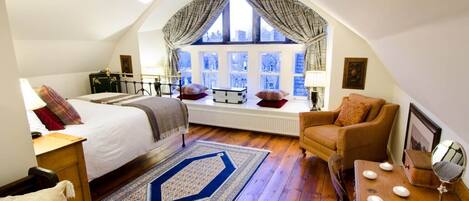 Luxury Apartment, Private Bathroom, Lake View (Penthouse apartment) | Interior