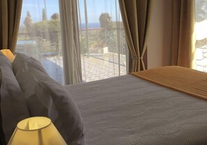 Decoración personalizada, muebles diferentes y cunas gratuitas