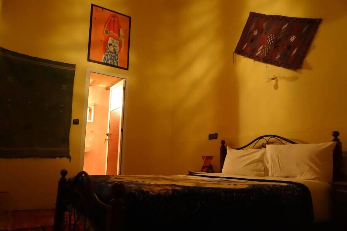 Wifi gratis y ropa de cama