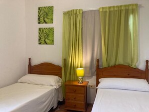 Free cots/infant beds, free WiFi - Pensión Amparo Las Hayas (Valle Gran Rey)