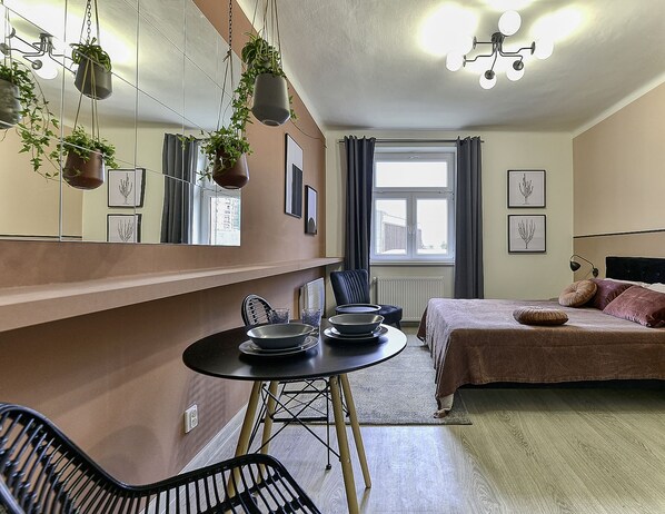 Soundproofing, free WiFi