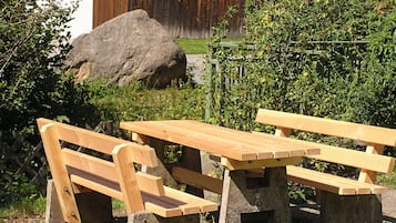 Kamar Double Standar | Pemandangan taman