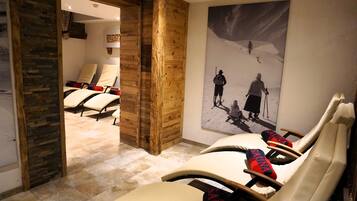 Een sauna, sportmassages, massagebehandelingen