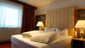 Double Room | In-room safe, free WiFi, bed sheets