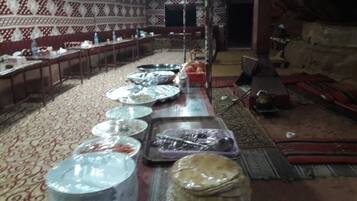 Free daily buffet breakfast