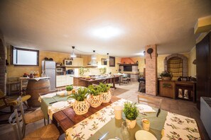 Free daily continental breakfast - B&B Al Sentiero (Caprino Veronese)