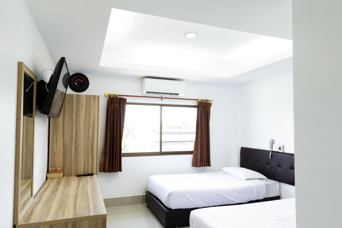 Standard Double or Twin Room | Desk, WiFi (free)