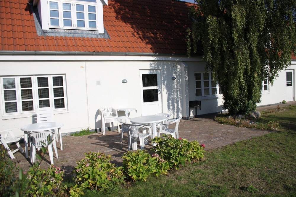 Bed & Breakfast image
