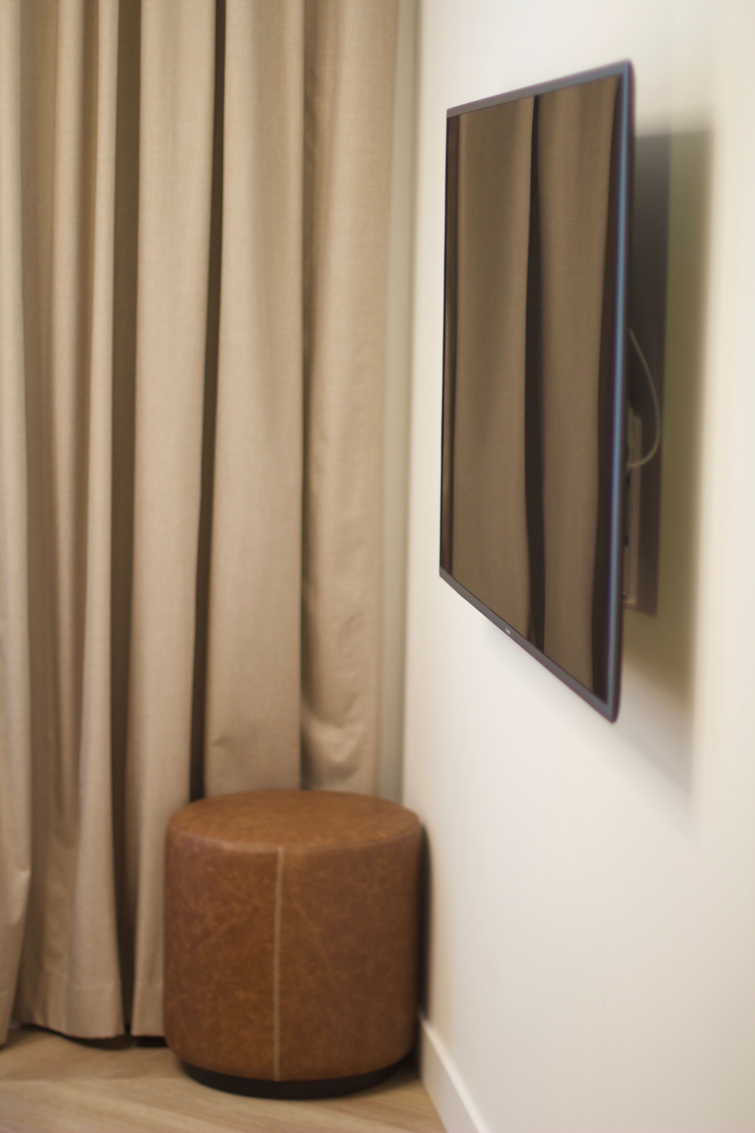 Photo - Chevron Hotel