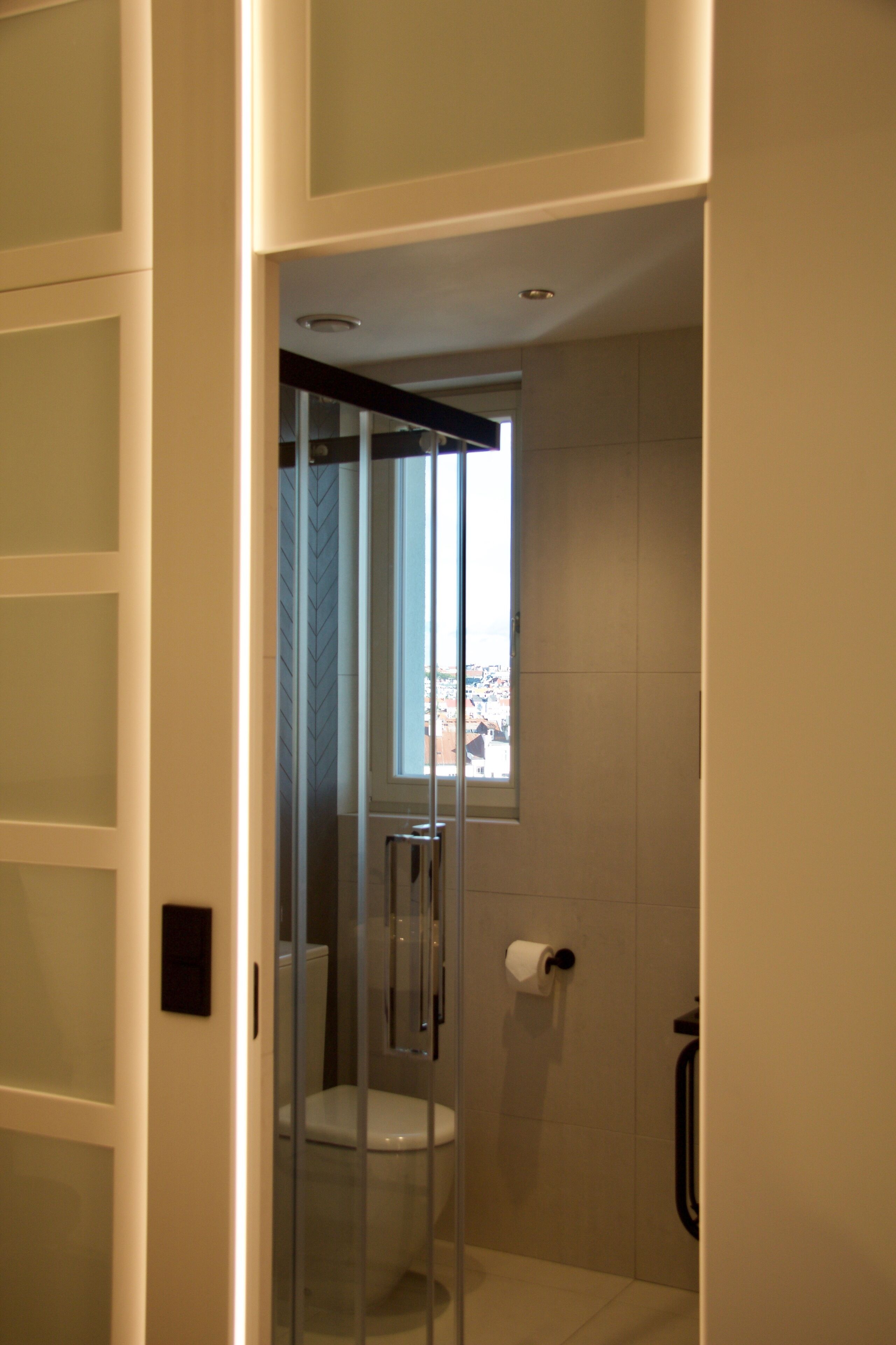 Photo - Chevron Hotel