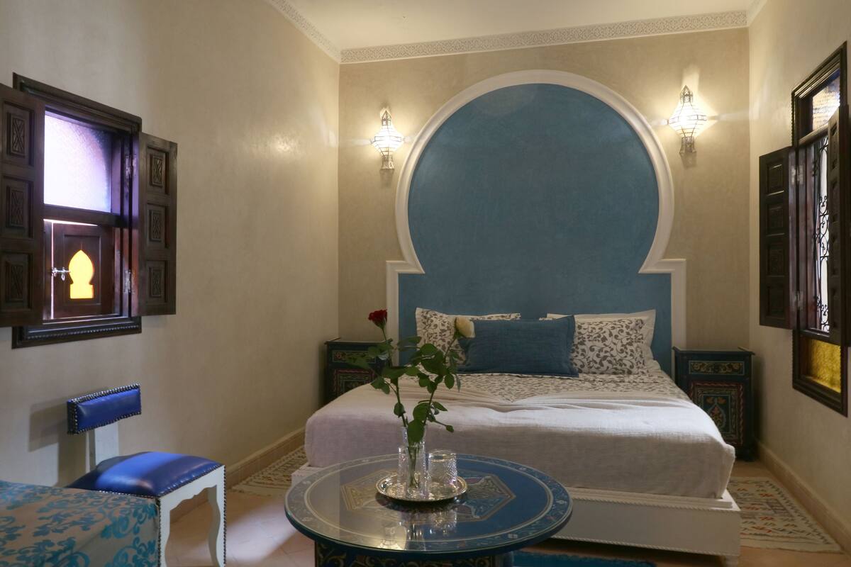Superior Room | In-room safe, soundproofing, rollaway beds (surcharge), WiFi (free)