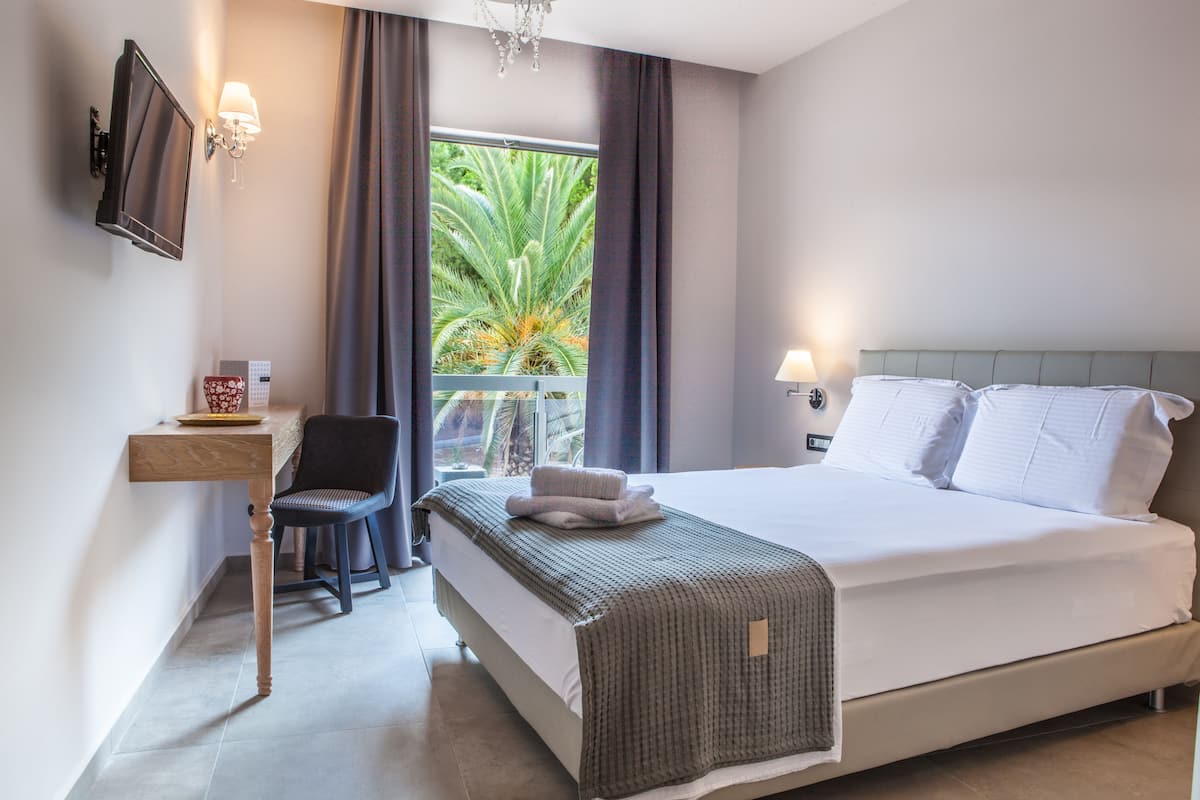 Superior Double Room, Balcony | In-room safe, desk, soundproofing, cribs (free)