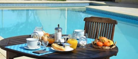 Gratis kontinental frukost varje dag