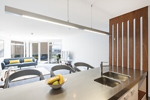 Interior - Stay in the City - Wellington Marina View (Wellington)