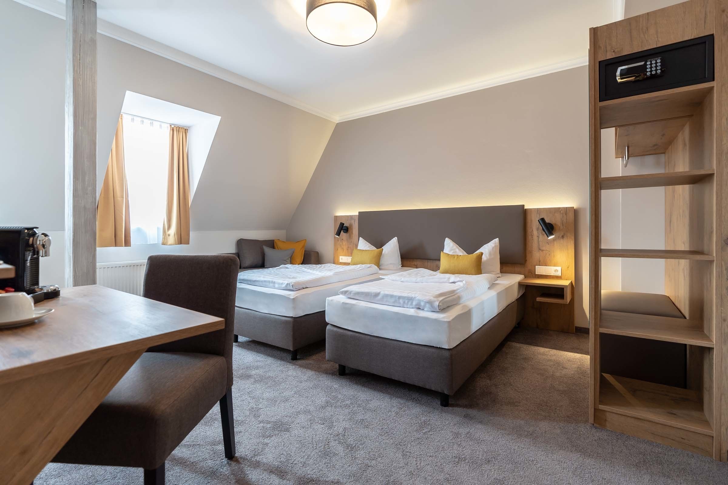 2 bedrooms, in-room safe, desk, laptop workspace