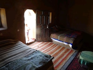 Quarto triplo | Quartos à prova de som, Wi-Fi de cortesia, roupa de cama