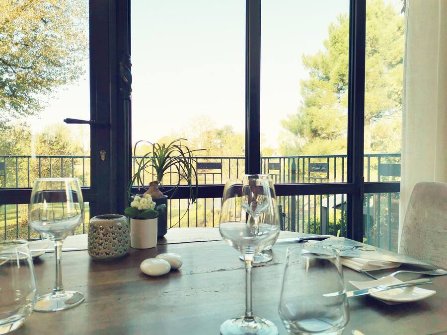 Lunch and dinner served, French cuisine