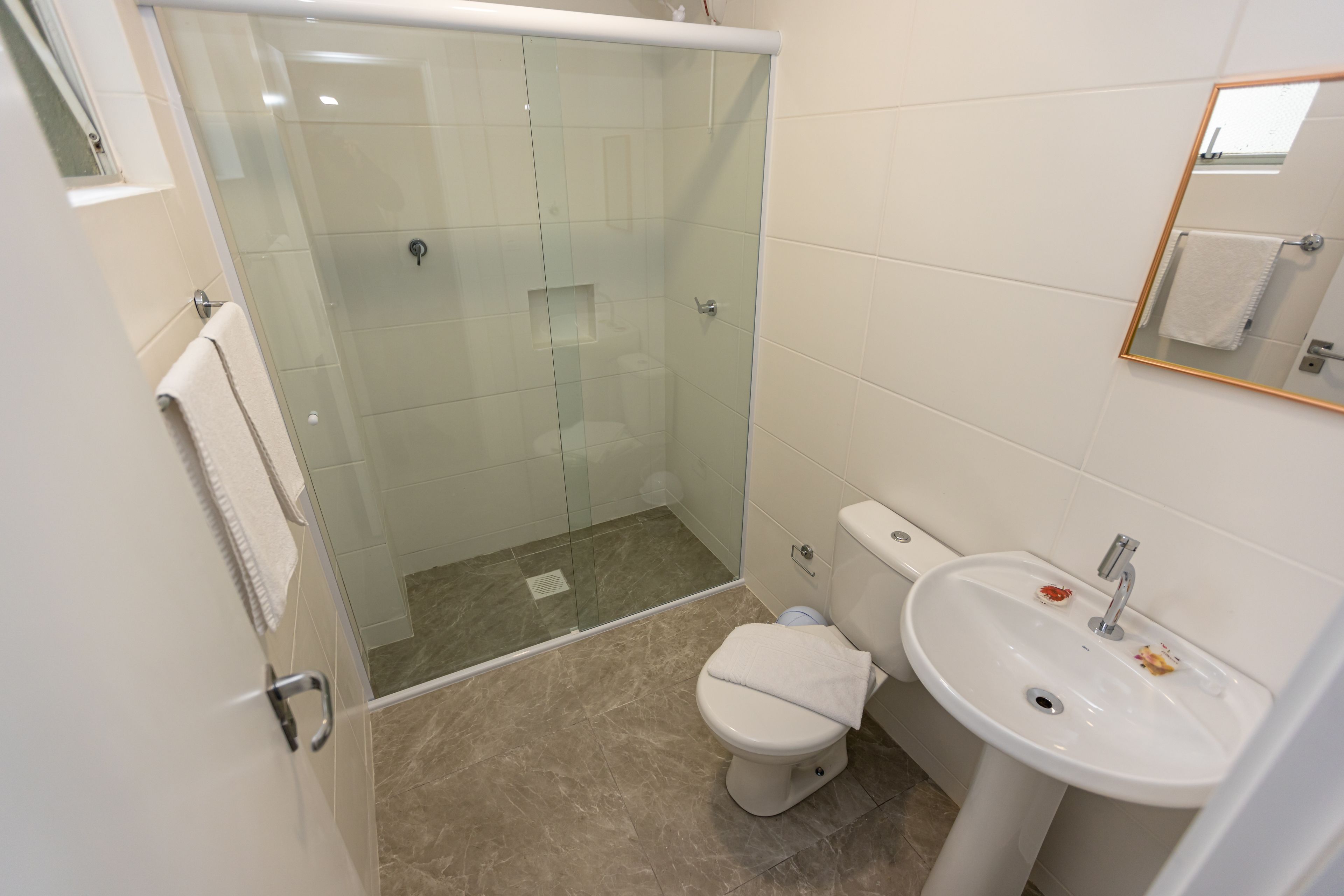 superior apartment | bathroom | shower, towels