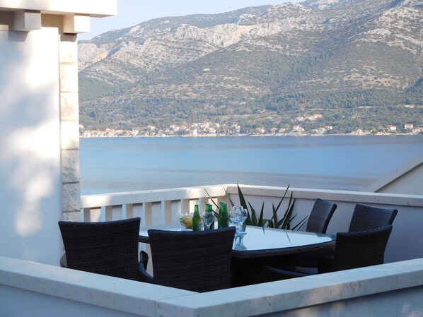 Deluxe Apartment | Balcony