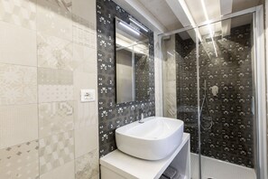 複式房屋 | 浴室淋浴間