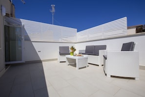 Triple Room, Kitchenette | Terrace/patio