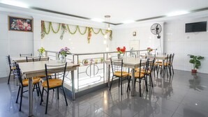 Dining - Hotel Mustika Sari (Makassar)