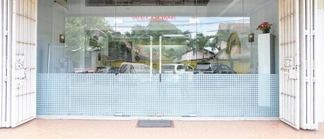 Overnatningsstedets indgangsparti