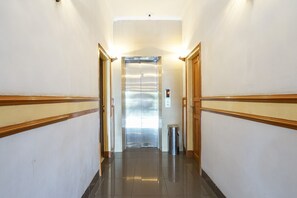 Hallway - Hotel Mustika Sari (Makassar)