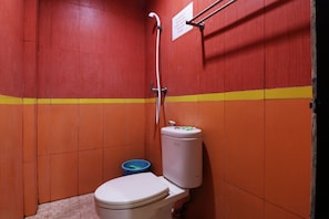 Chambre Deluxe | Salle de bain | Douche, serviettes fournies