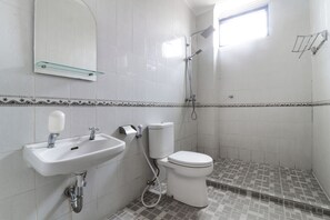 Chambre Supérieure avec lits jumeaux | Salle de bain