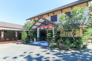 Exterior - Wisma Flamboyan (Surabaya)
