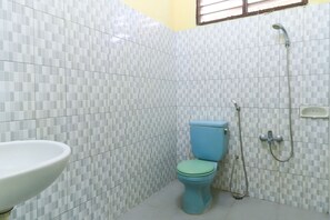 Single Room | Bathroom - Wisma Flamboyan (Surabaya)