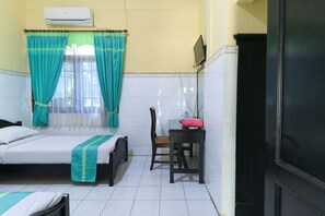 Twin Room - Wisma Flamboyan (Surabaya)