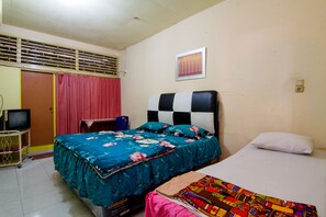 Superior Twin Room | Free WiFi, bed sheets - Wisma TheBlossom (Padang)