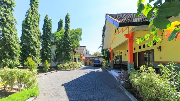 Exterior - Wisma Bougenville (Surabaya)