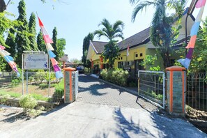 Street view - Wisma Bougenville (Surabaya)
