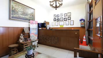 Quầy tiếp tân