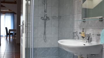 Toallas, jabón, papel higiénico