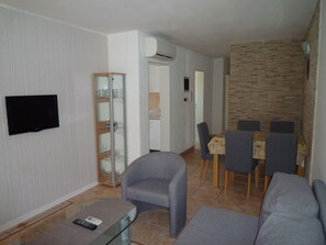 Appartement, 2 chambres | Coin séjour