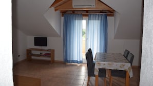 In-room dining - Apartments Grgic (Novigrad)