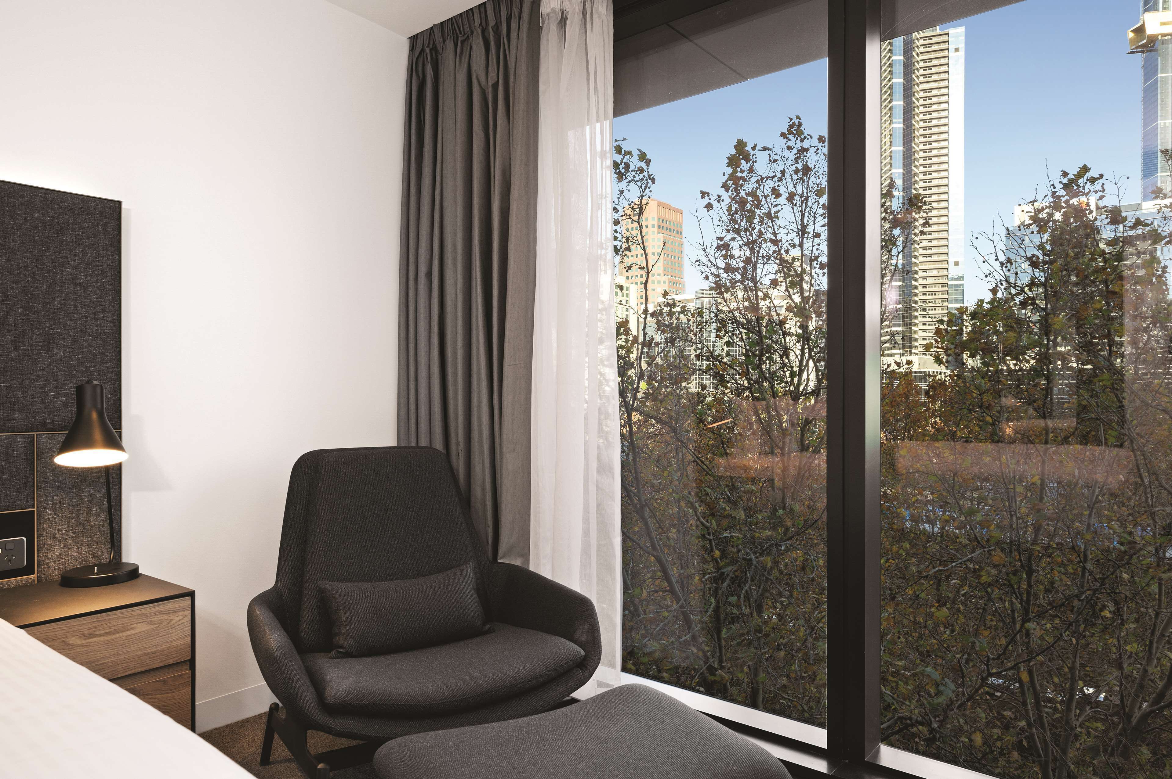 1 bedroom, pillow-top beds, minibar, in-room safe