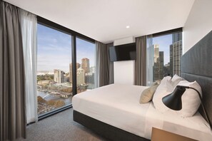 Pillowtop beds, minibar, in-room safe, desk - Vibe Hotel Melbourne (Melbourne)
