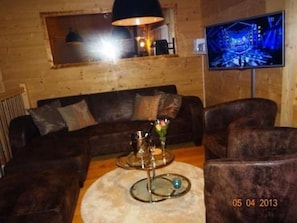 TV, lettore DVD, impianto stereo