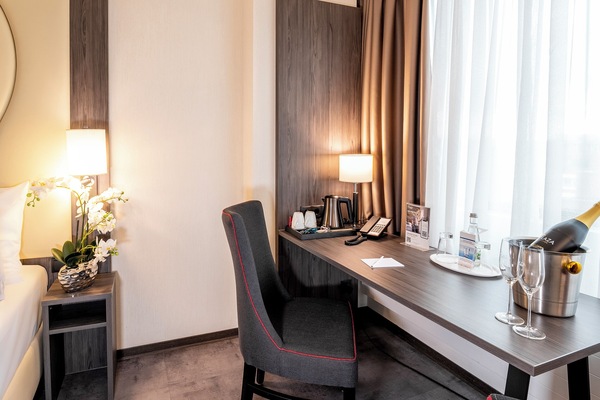 Comfort Double Room | In-room safe, desk, laptop workspace, blackout curtains