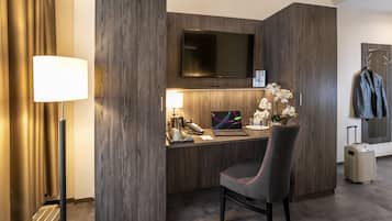 Habitación superior, varias camas | Espacio para trabajar con laptop, insonorización y cunas gratuitas