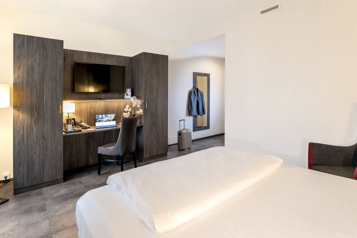 superior room, multiple beds | laptop workspace, soundproofing, free cots/infant beds, free wifi