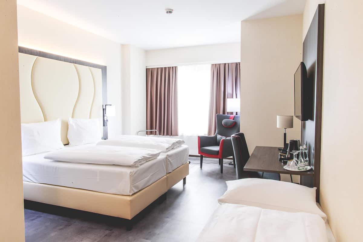 Superior Room, Multiple Beds | Laptop workspace, soundproofing, free cots/infant beds, free WiFi