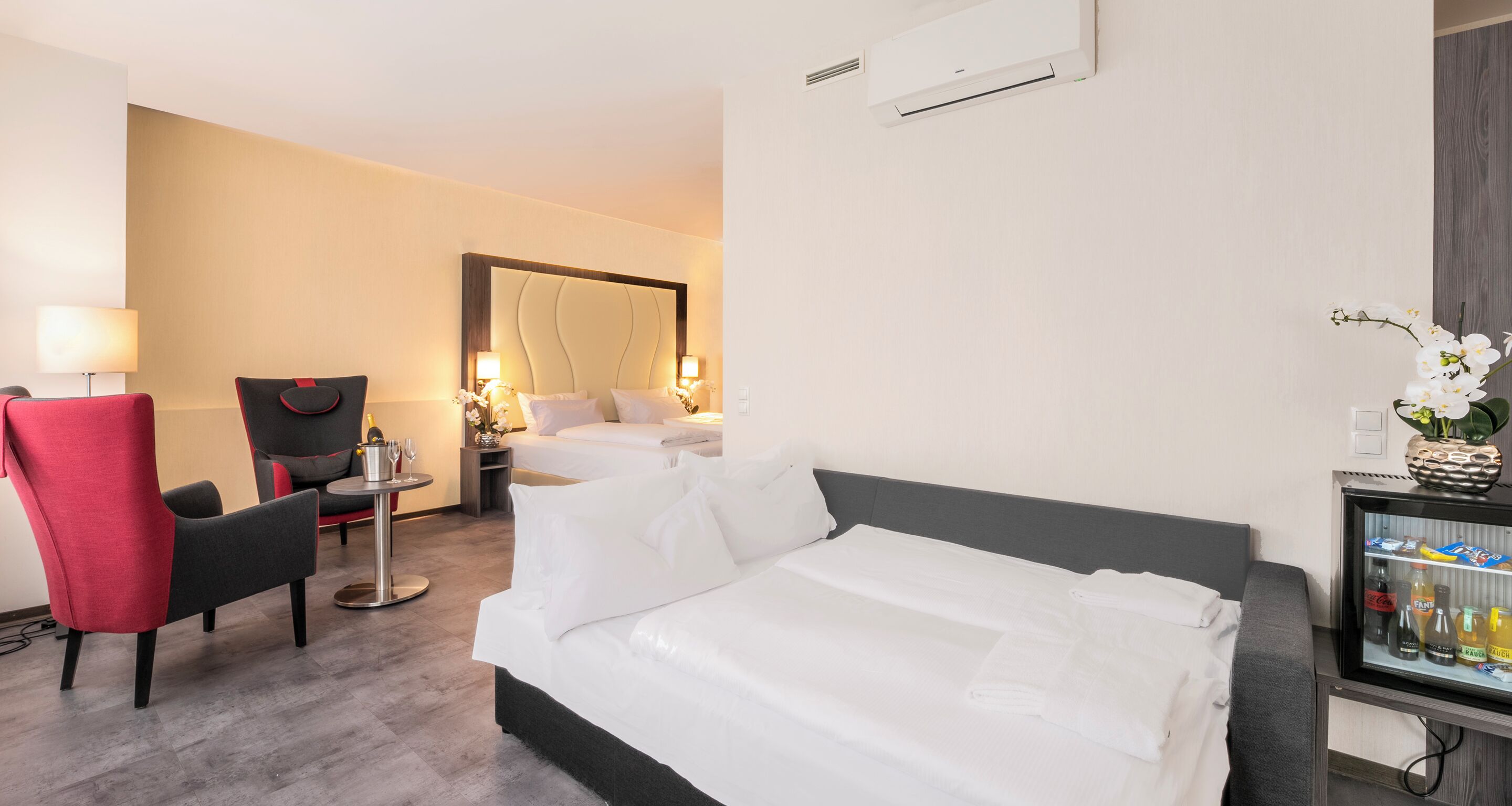 Junior Suite | Cassaforte in camera, una scrivania, postazione laptop, tende oscuranti