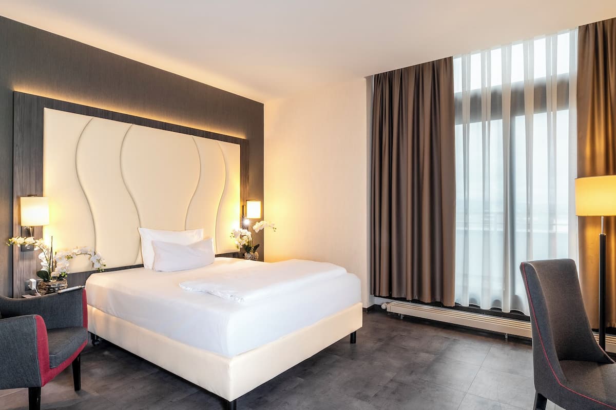In-room safe, desk, laptop workspace, blackout curtains