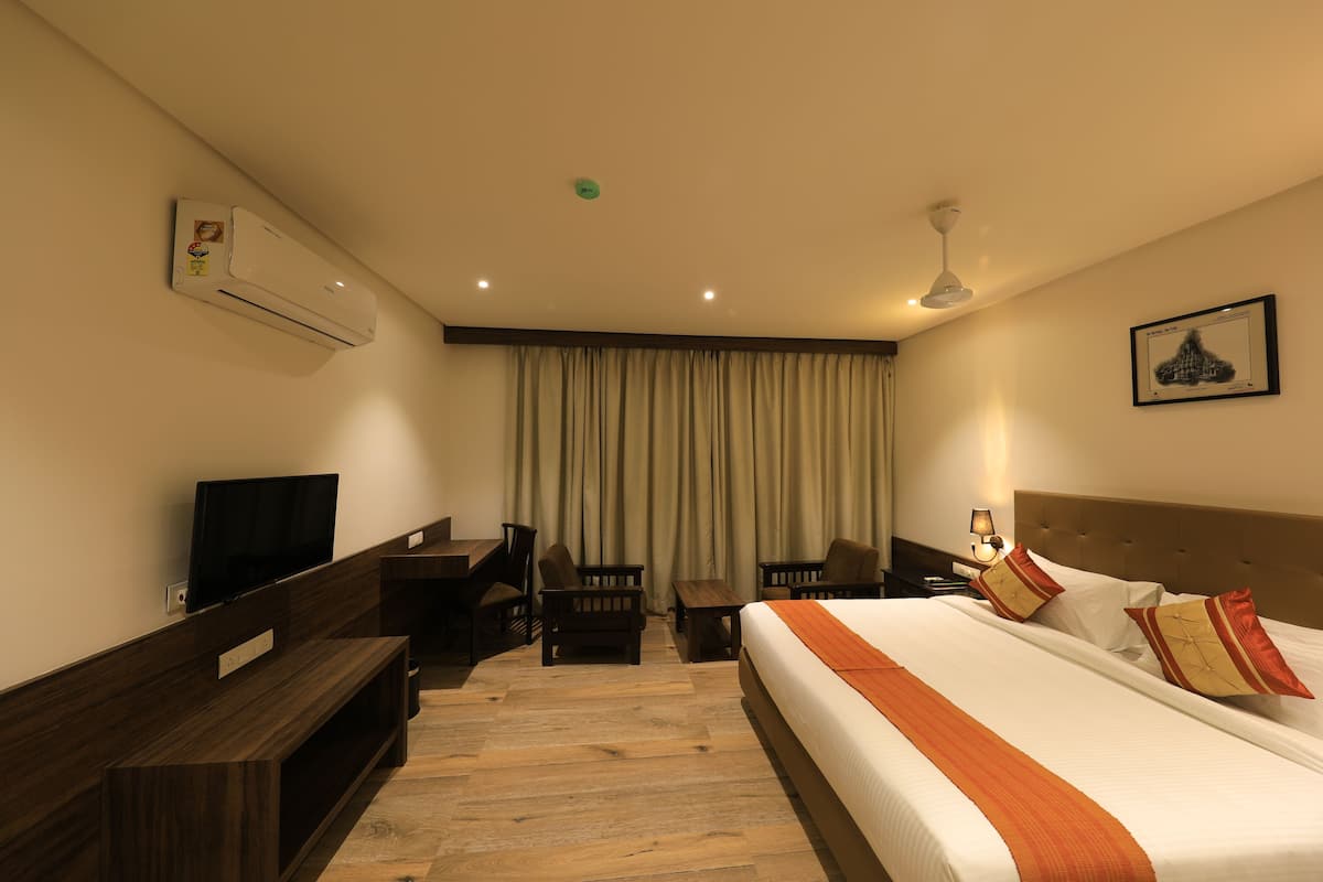 In-room safe, desk, blackout drapes, soundproofing
